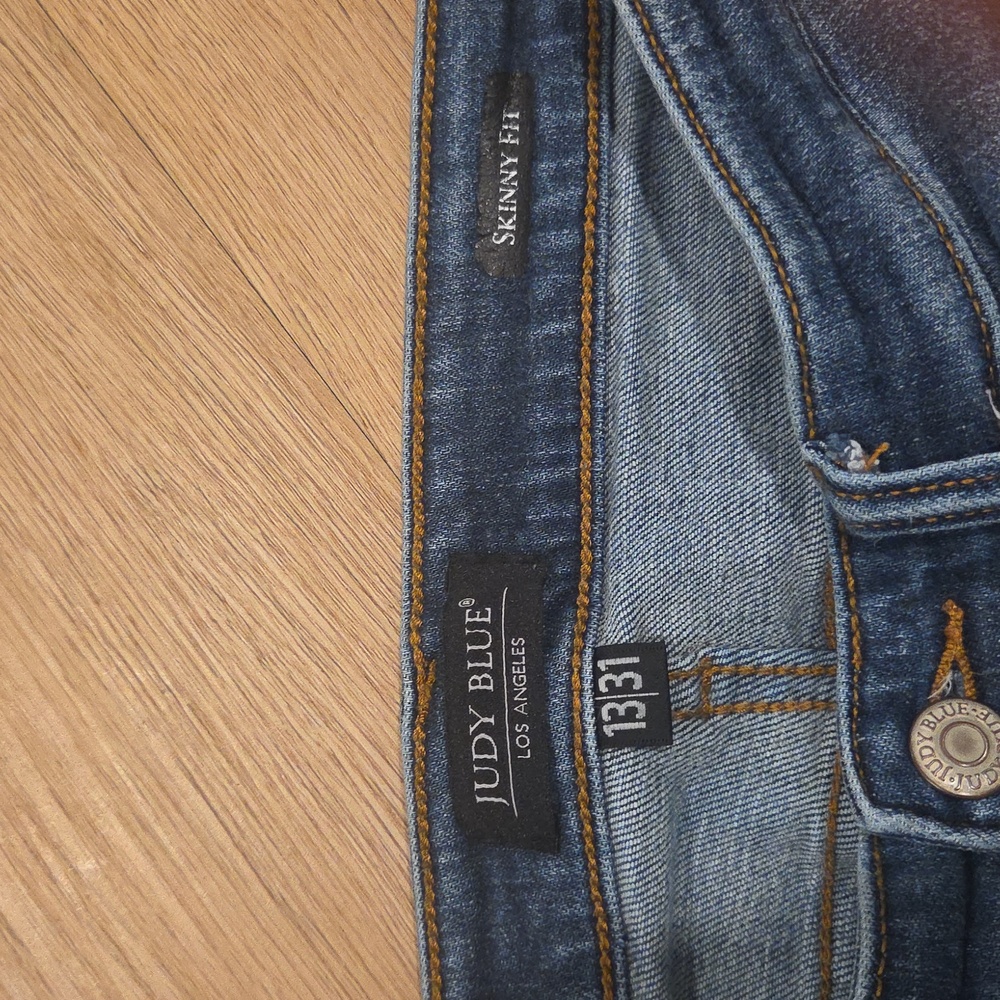 Judy Blue Button Fly Dark Wash Ankle Jeans - Picture 4 of 5